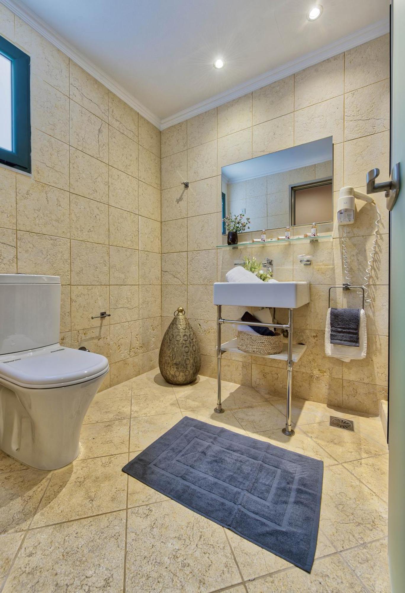 Porto Roma Seaside Hotell